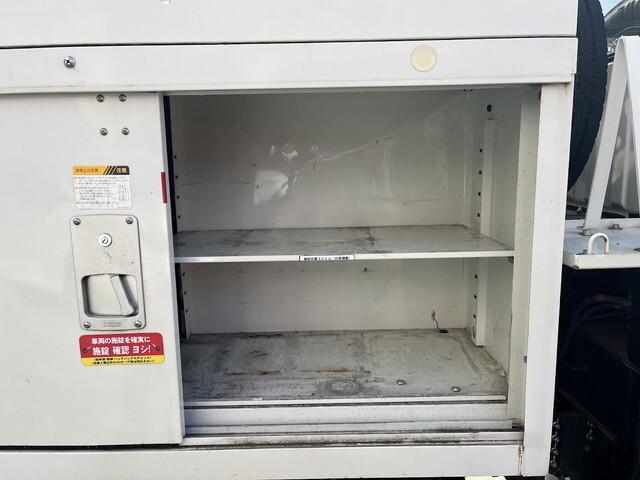 三菱ふそうキャンター高所作業車小型（2t・3t）[写真21]