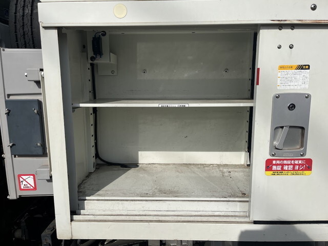 三菱ふそうキャンター高所作業車小型（2t・3t）[写真23]