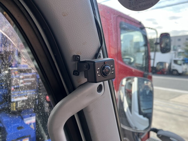 三菱ふそうキャンター高所作業車小型（2t・3t）[写真29]