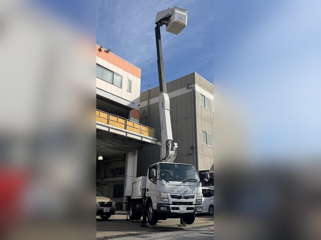 三菱ふそうキャンター高所作業車小型（2t・3t）[写真03]