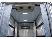 いすゞエルフ冷凍車（冷蔵車）小型（2t・3t）[写真16]