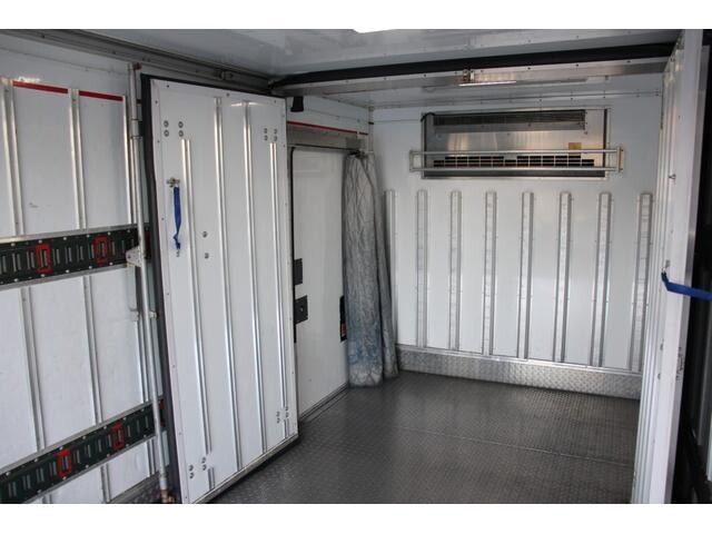 いすゞエルフ冷凍車（冷蔵車）小型（2t・3t）[写真17]