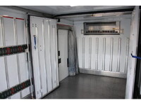 いすゞエルフ冷凍車（冷蔵車）小型（2t・3t）[写真18]