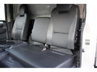 いすゞエルフ冷凍車（冷蔵車）小型（2t・3t）[写真32]