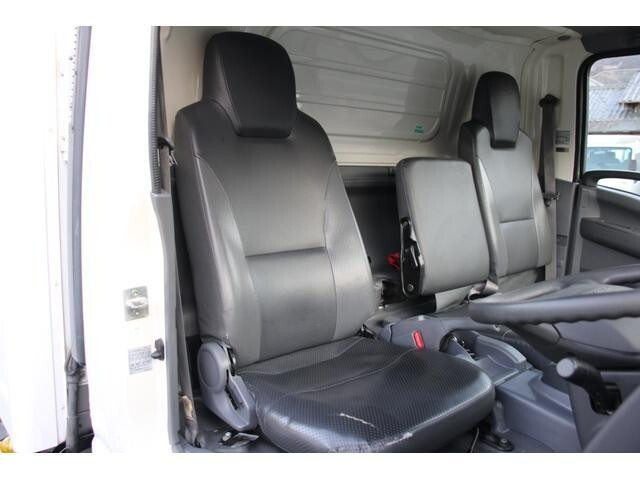 いすゞエルフ冷凍車（冷蔵車）小型（2t・3t）[写真33]