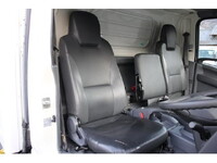 いすゞエルフ冷凍車（冷蔵車）小型（2t・3t）[写真34]