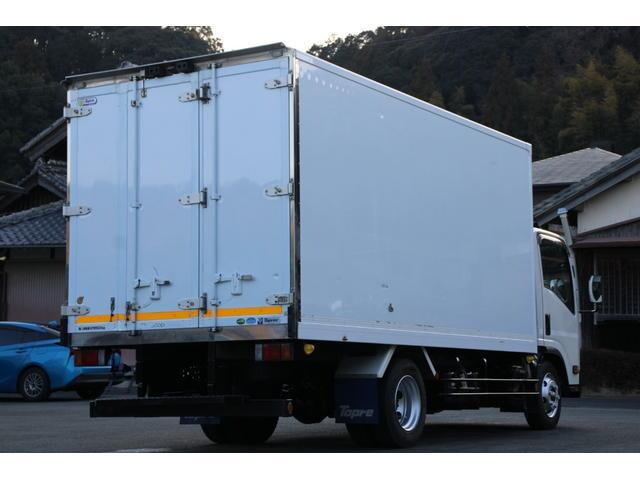 いすゞエルフ冷凍車（冷蔵車）小型（2t・3t）[写真04]