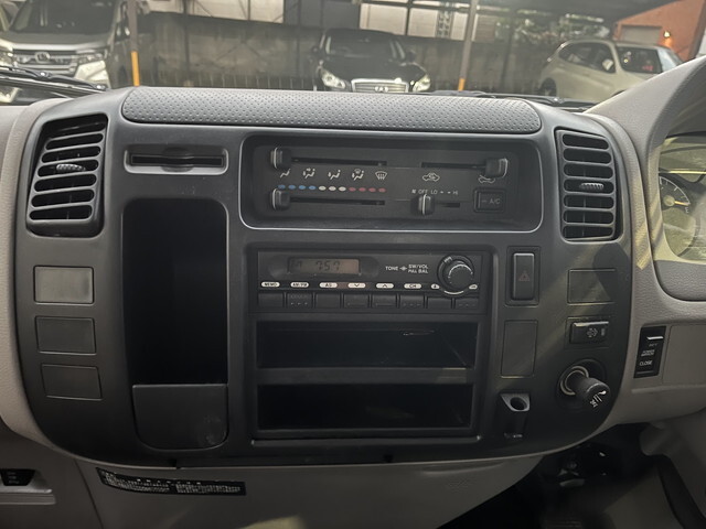 日野デュトロ平ボディ小型（2t・3t）[写真14]