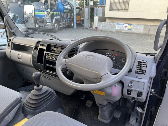 日野デュトロ平ボディ小型（2t・3t）[写真08]