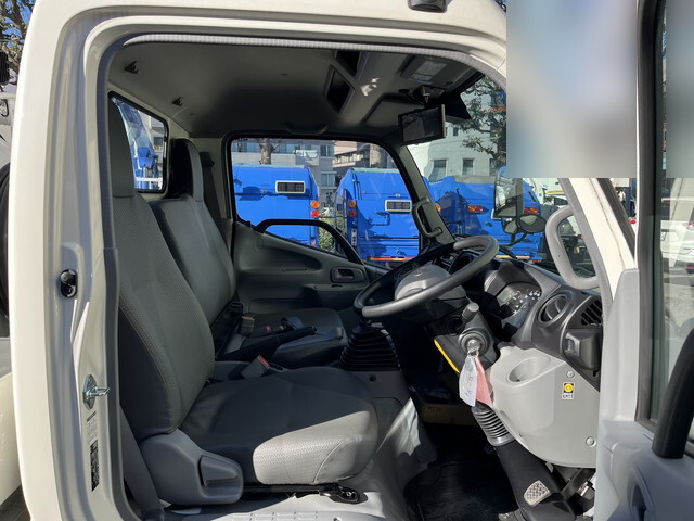 日野デュトロタンク車（タンクローリー）小型（2t・3t）[写真24]