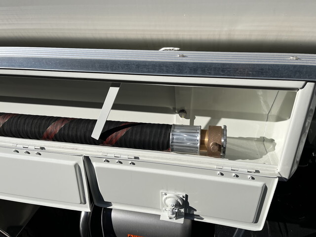 日野デュトロタンク車（タンクローリー）小型（2t・3t）[写真09]