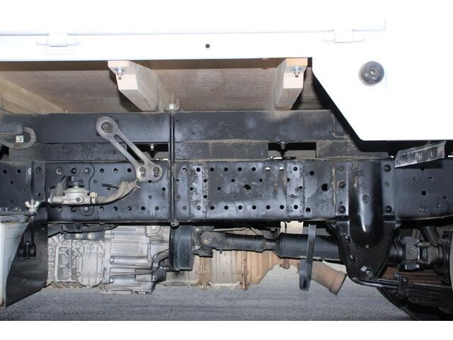 いすゞエルフ平ボディ小型（2t・3t）[写真20]