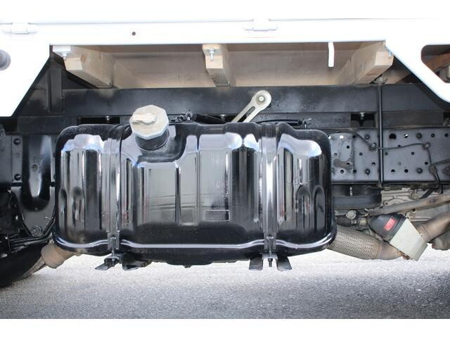 いすゞエルフ平ボディ小型（2t・3t）[写真24]