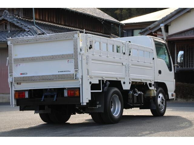 いすゞエルフ平ボディ小型（2t・3t）[写真04]