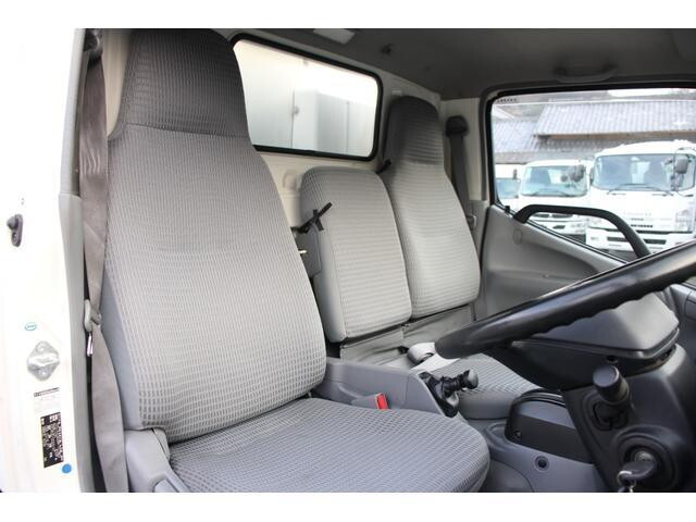 日野デュトロ冷凍車（冷蔵車）小型（2t・3t）[写真32]