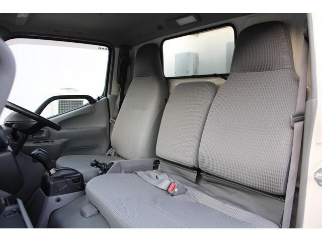 日野デュトロ冷凍車（冷蔵車）小型（2t・3t）[写真35]