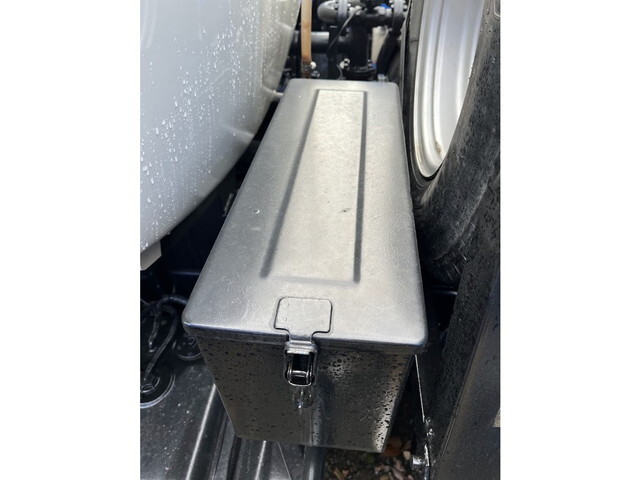 いすゞエルフ散水車小型（2t・3t）[写真16]