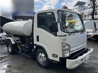 いすゞエルフ散水車小型（2t・3t）[写真01]