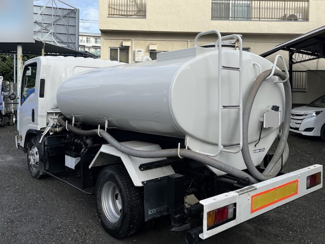 いすゞエルフ散水車小型（2t・3t）[写真02]