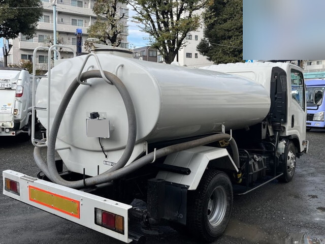 いすゞエルフ散水車小型（2t・3t）[写真04]