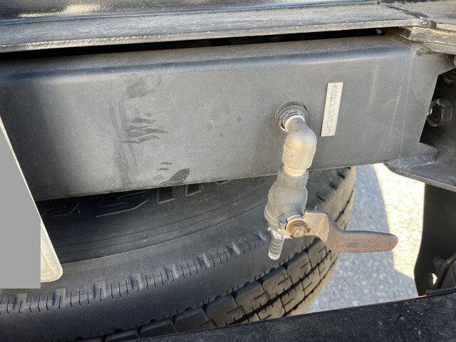 いすゞエルフ高圧洗浄車小型（2t・3t）[写真15]