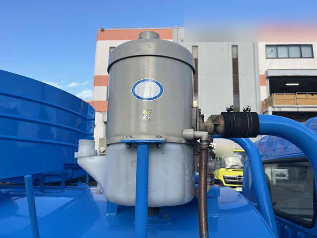 日野デュトロバキュームカー小型（2t・3t）[写真13]