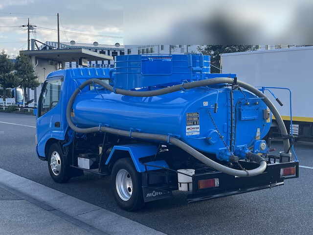 日野デュトロバキュームカー小型（2t・3t）[写真02]