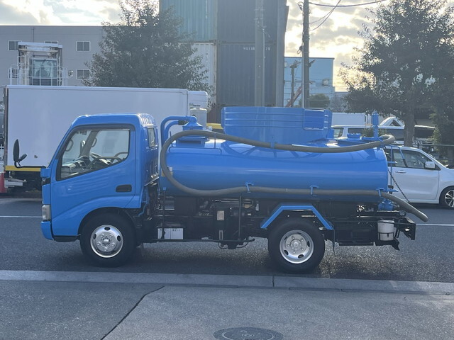 日野デュトロバキュームカー小型（2t・3t）[写真08]