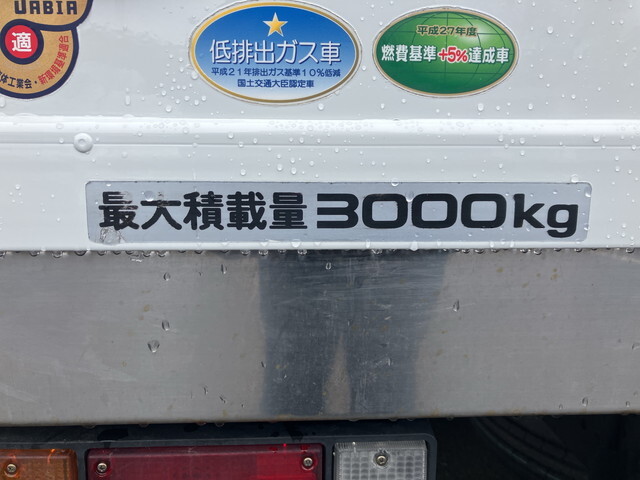 いすゞエルフ冷凍車（冷蔵車）小型（2t・3t）[写真17]