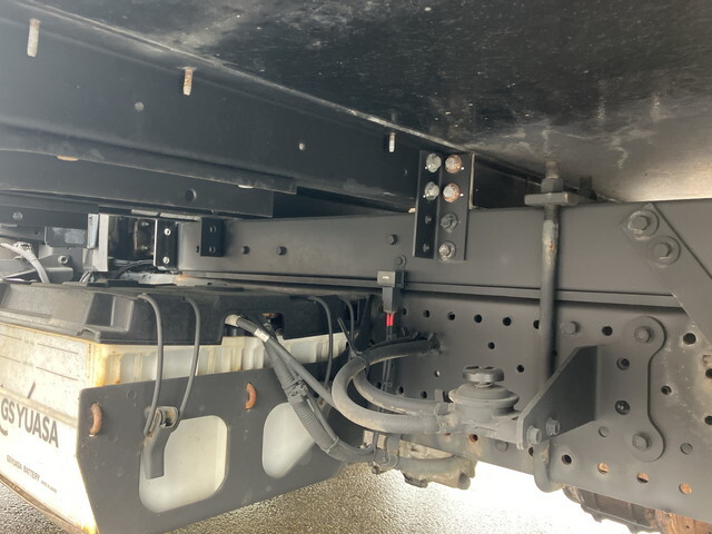 いすゞエルフ冷凍車（冷蔵車）小型（2t・3t）[写真20]