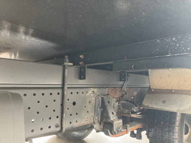 いすゞエルフ冷凍車（冷蔵車）小型（2t・3t）[写真21]