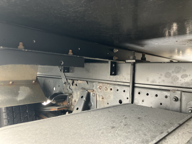 いすゞエルフ冷凍車（冷蔵車）小型（2t・3t）[写真22]