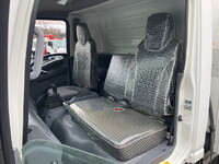 いすゞエルフ冷凍車（冷蔵車）小型（2t・3t）[写真30]