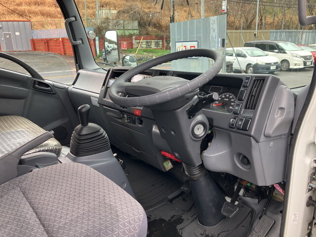 いすゞエルフ冷凍車（冷蔵車）小型（2t・3t）[写真31]