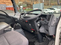 いすゞエルフ冷凍車（冷蔵車）小型（2t・3t）[写真32]