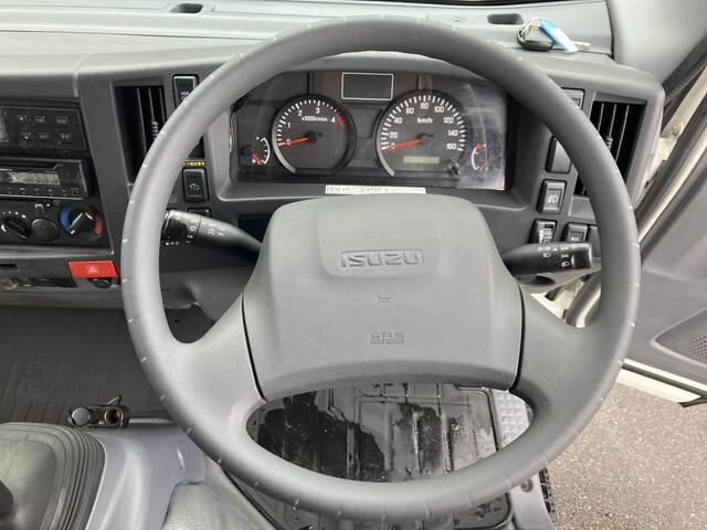 いすゞエルフ冷凍車（冷蔵車）小型（2t・3t）[写真32]