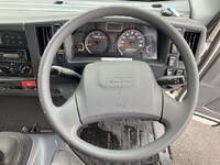 いすゞエルフ冷凍車（冷蔵車）小型（2t・3t）[写真33]