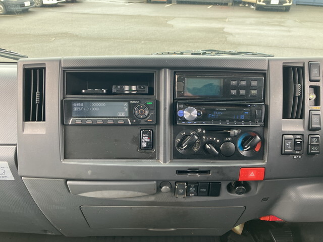 いすゞエルフ冷凍車（冷蔵車）小型（2t・3t）[写真34]