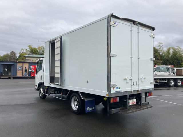 いすゞエルフ冷凍車（冷蔵車）小型（2t・3t）[写真04]