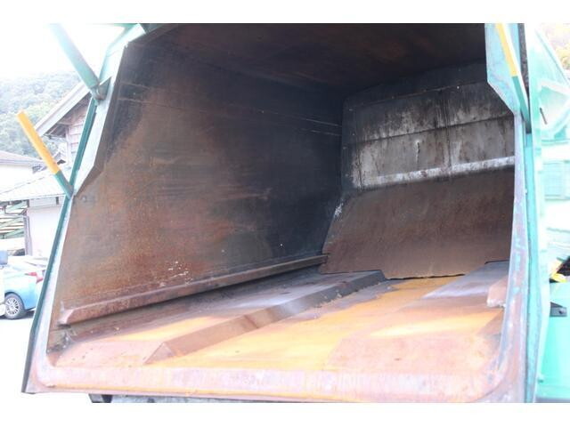 UDトラックスコンドルパッカー車（塵芥車）増トン（6t・8t）[写真12]