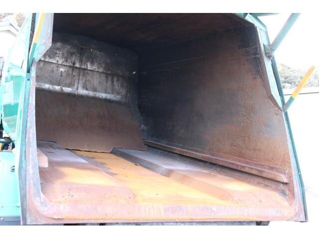 UDトラックスコンドルパッカー車（塵芥車）増トン（6t・8t）[写真13]