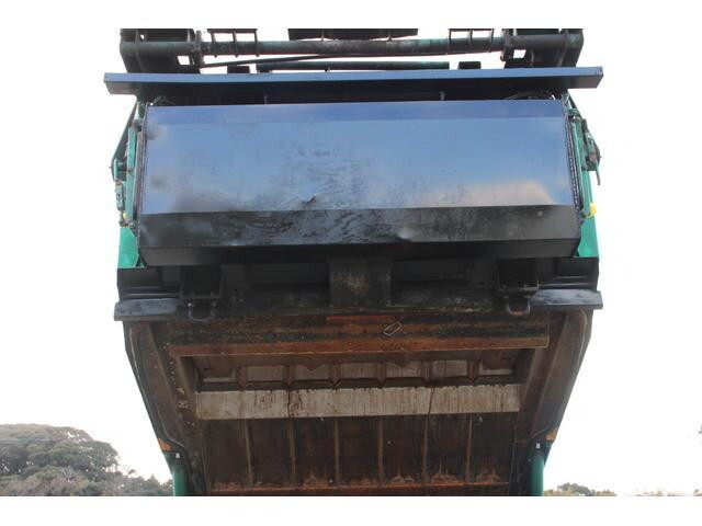 UDトラックスコンドルパッカー車（塵芥車）増トン（6t・8t）[写真17]