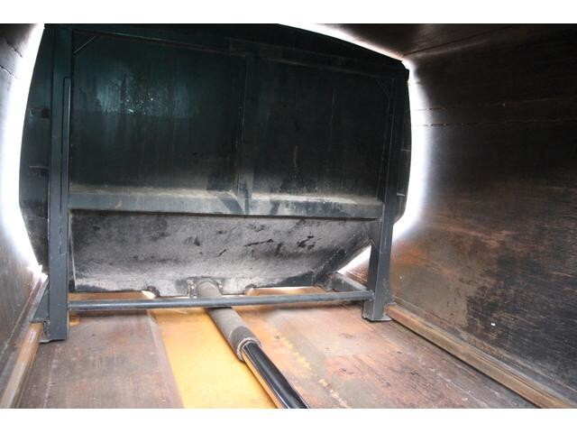 UDトラックスコンドルパッカー車（塵芥車）増トン（6t・8t）[写真18]