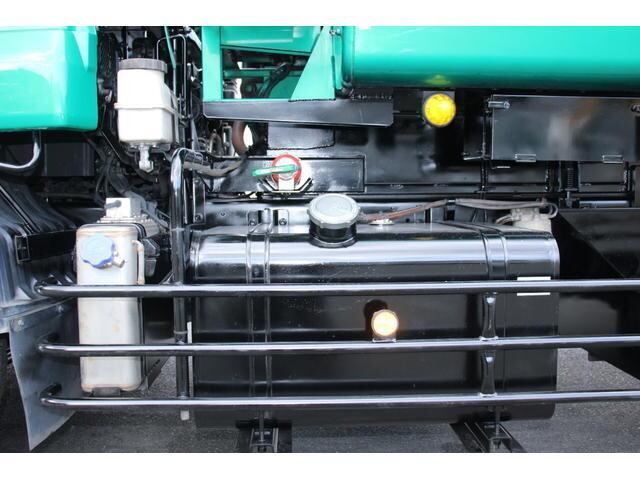 UDトラックスコンドルパッカー車（塵芥車）増トン（6t・8t）[写真20]