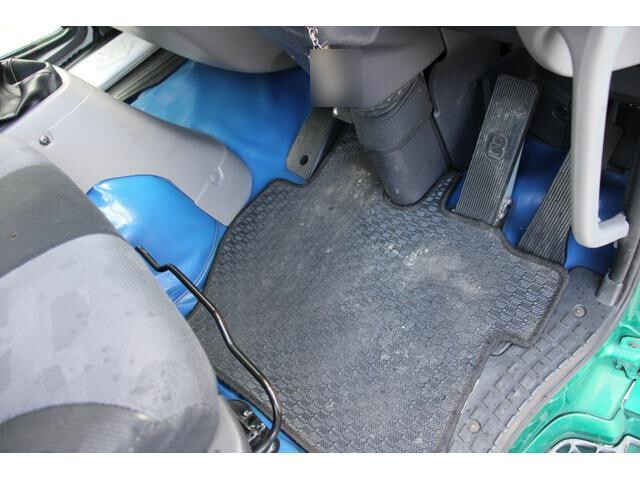 UDトラックスコンドルパッカー車（塵芥車）増トン（6t・8t）[写真35]