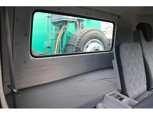 UDトラックスコンドルパッカー車（塵芥車）増トン（6t・8t）[写真37]