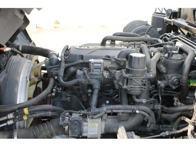 UDトラックスコンドルパッカー車（塵芥車）増トン（6t・8t）[写真08]