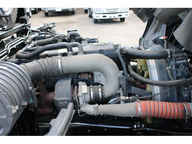 UDトラックスコンドルパッカー車（塵芥車）増トン（6t・8t）[写真09]