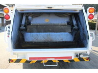 いすゞフォワードパッカー車（塵芥車）中型（4t）[写真15]