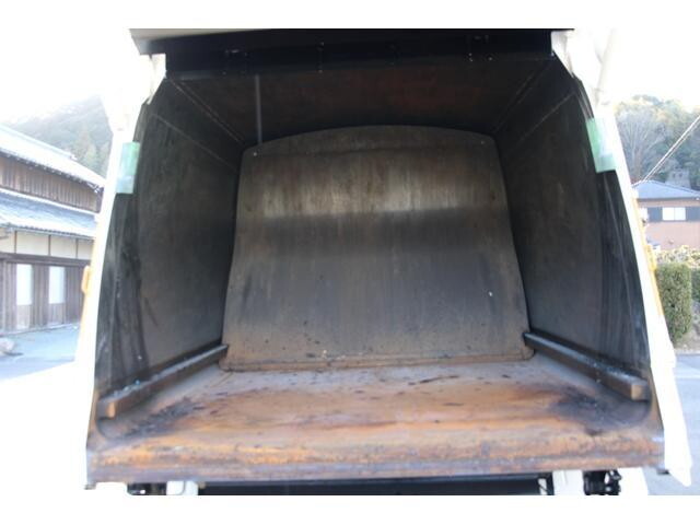 いすゞフォワードパッカー車（塵芥車）中型（4t）[写真17]